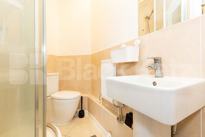 stunning 3 bedroom property to rent with large balcony minutes to a tube New Clocktower Place  , Islington / Caledonian Road